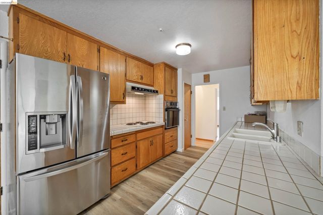 4054 Milton Ave, Castro Valley, CA 94546