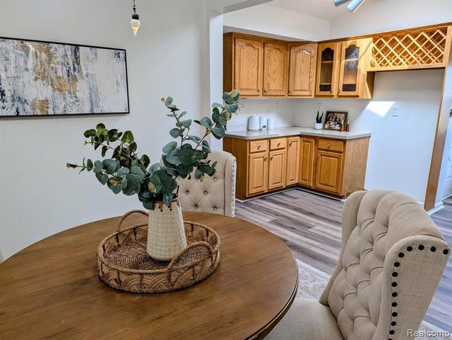 23211 Glenbrook Street, Saint Clair Shores, MI 48082