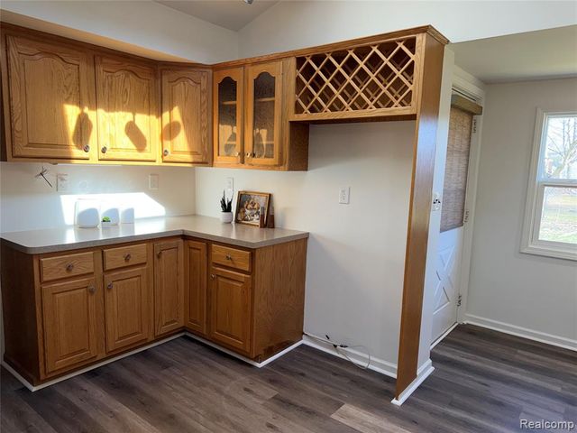 23211 Glenbrook Street, Saint Clair Shores, MI 48082