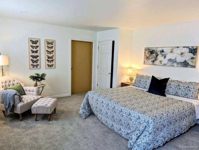 23211 Glenbrook Street, Saint Clair Shores, MI 48082