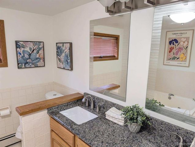 23211 Glenbrook Street, Saint Clair Shores, MI 48082