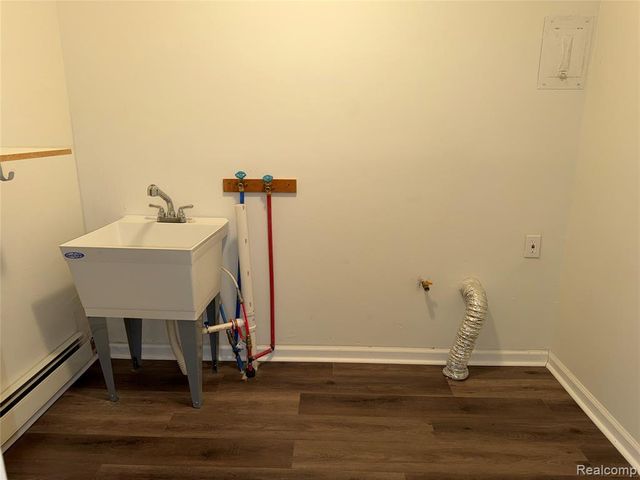 23211 Glenbrook Street, Saint Clair Shores, MI 48082