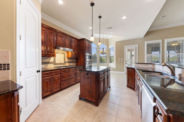 2024 Sterling Trace Drive, Keller, TX 76248