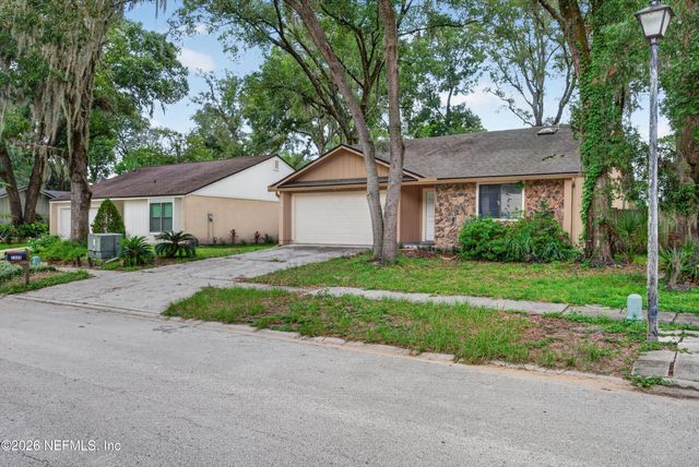 1445 CLASSIC OAK Road W, Jacksonville, FL 32225