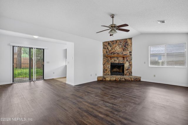1445 CLASSIC OAK Road W, Jacksonville, FL 32225