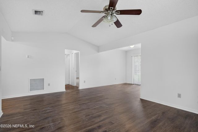 1445 CLASSIC OAK Road W, Jacksonville, FL 32225