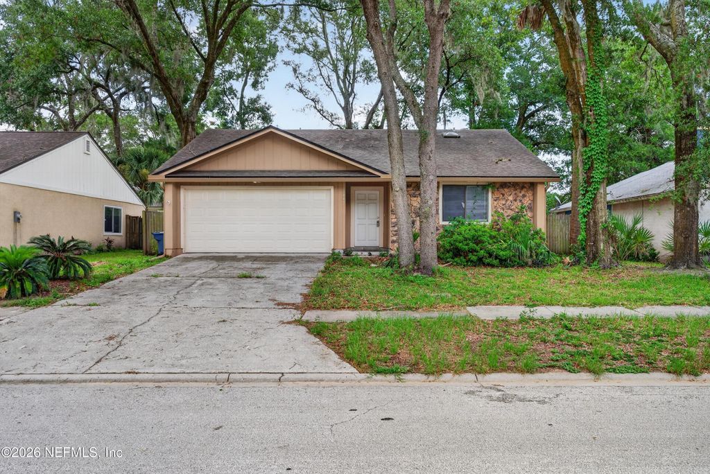 1445 CLASSIC OAK Road W, Jacksonville, FL 32225