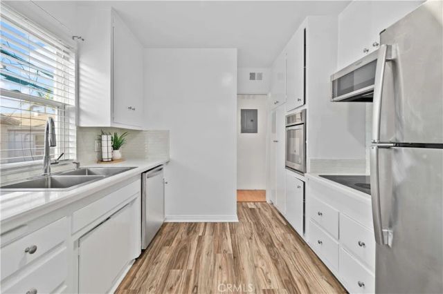 1227 E 1st 2F, Long Beach, CA 90802