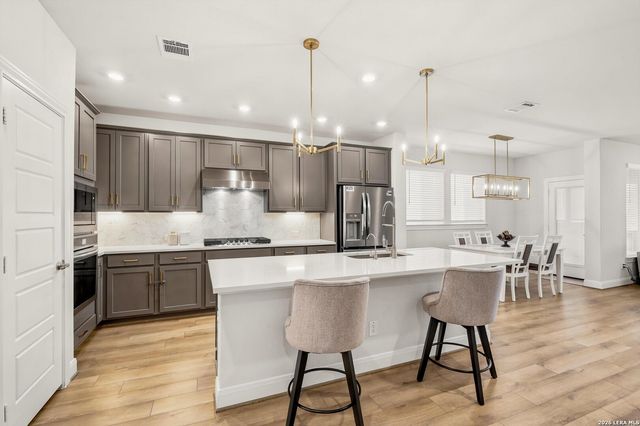 2650 Vistablue Ln, San Antonio, TX 78245