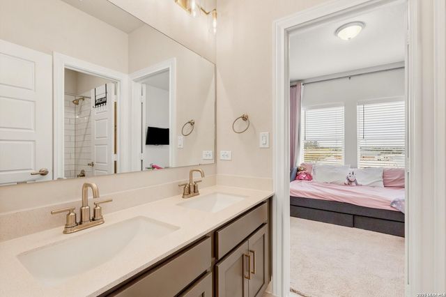 2650 Vistablue Ln, San Antonio, TX 78245