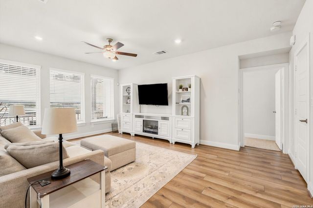 2650 Vistablue Ln, San Antonio, TX 78245