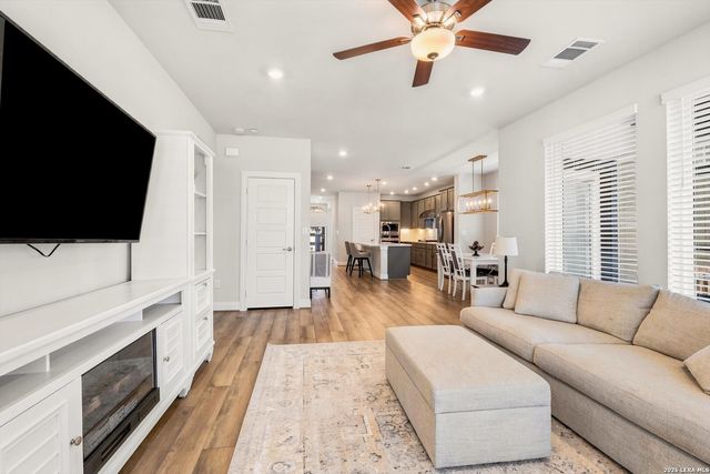2650 Vistablue Ln, San Antonio, TX 78245