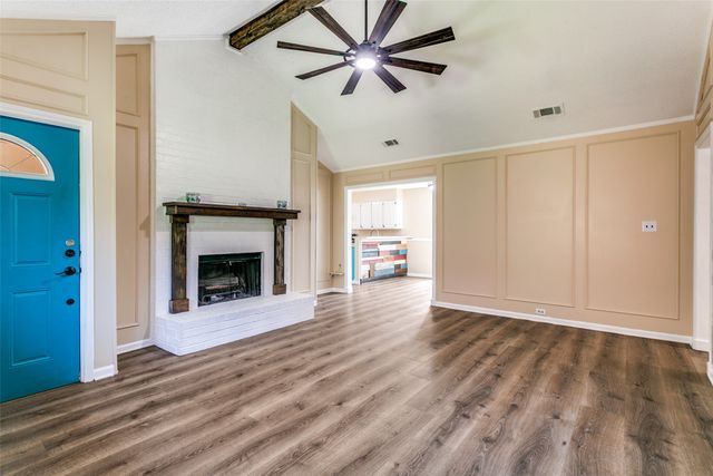 922 Boxwood Drive, Lewisville, TX 75067
