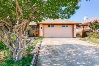 922 Boxwood Drive, Lewisville, TX 75067