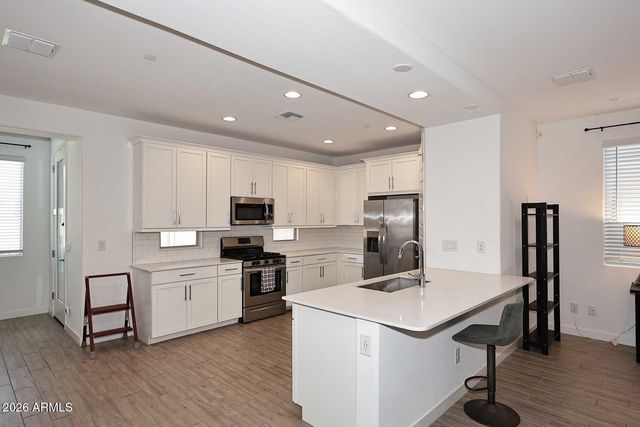 9534 E TRIPOLI Avenue E, Mesa, AZ 85212