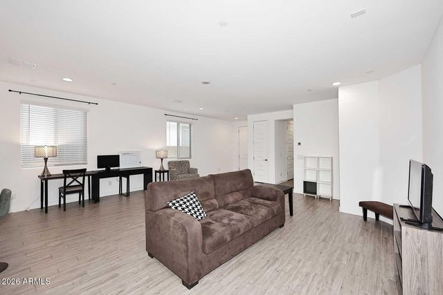 9534 E TRIPOLI Avenue E, Mesa, AZ 85212