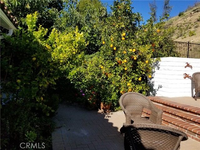 5920 Carell Ave., Agoura Hills, CA 91301