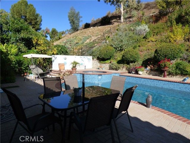 5920 Carell Ave., Agoura Hills, CA 91301