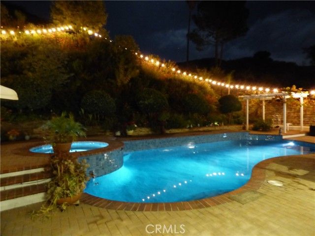 5920 Carell Ave., Agoura Hills, CA 91301