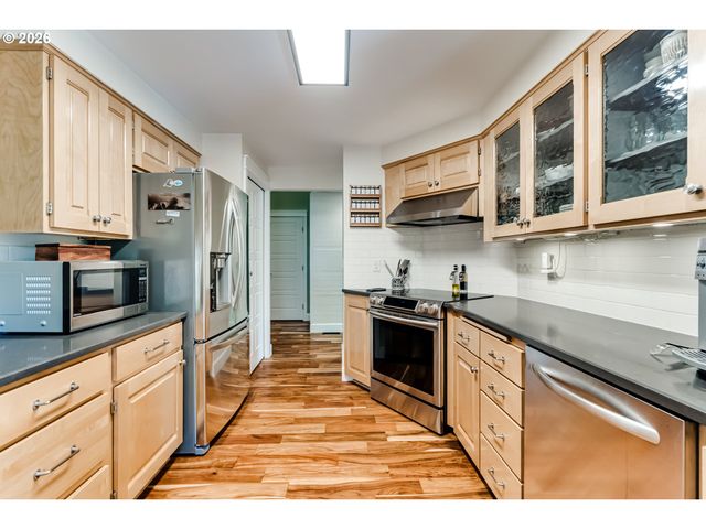 1695 CAMEO Dr, Eugene, OR 97405
