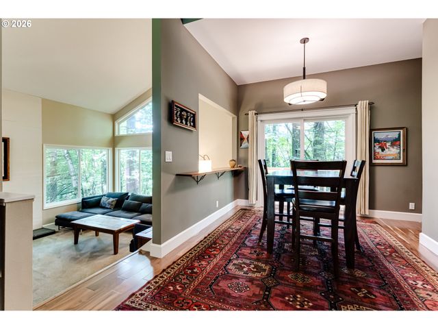 1695 CAMEO Dr, Eugene, OR 97405