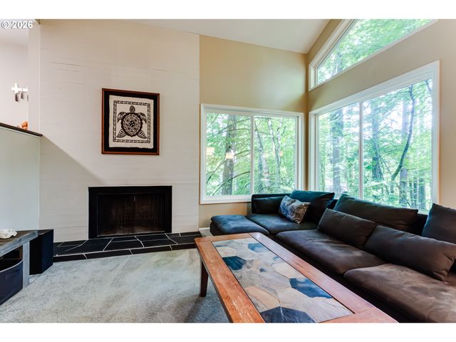 1695 CAMEO Dr, Eugene, OR 97405