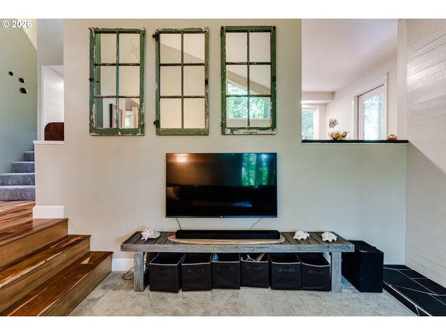 1695 CAMEO Dr, Eugene, OR 97405