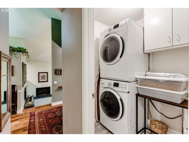 1695 CAMEO Dr, Eugene, OR 97405
