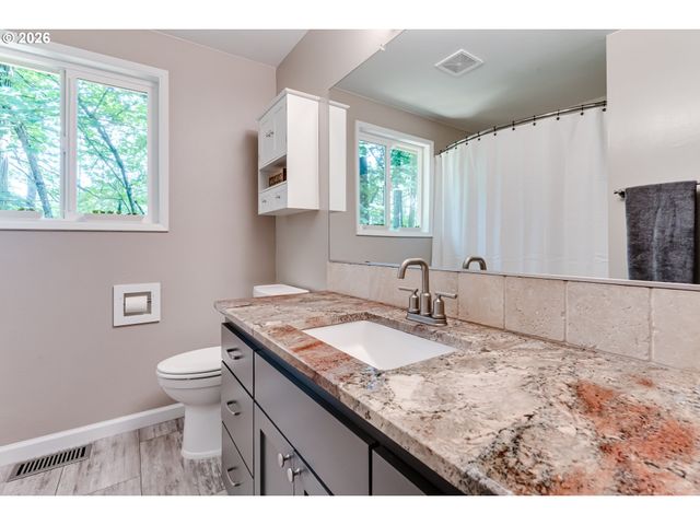 1695 CAMEO Dr, Eugene, OR 97405