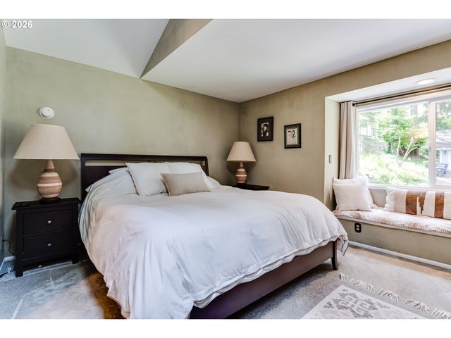 1695 CAMEO Dr, Eugene, OR 97405