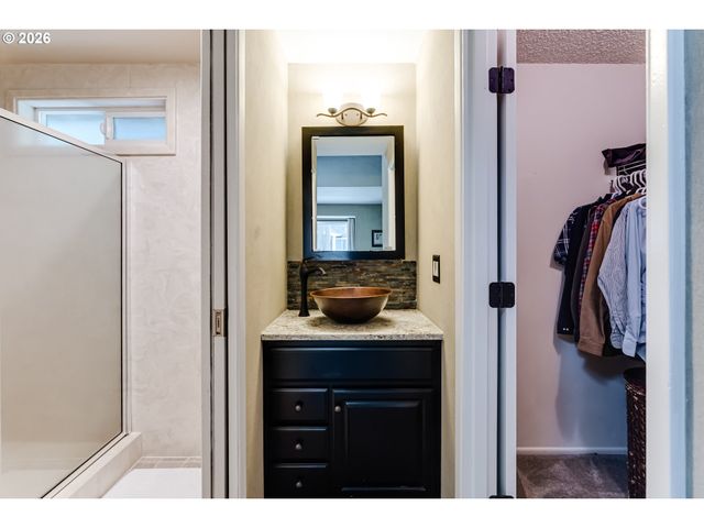 1695 CAMEO Dr, Eugene, OR 97405