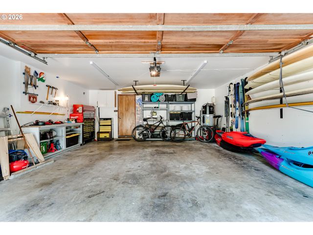 1695 CAMEO Dr, Eugene, OR 97405