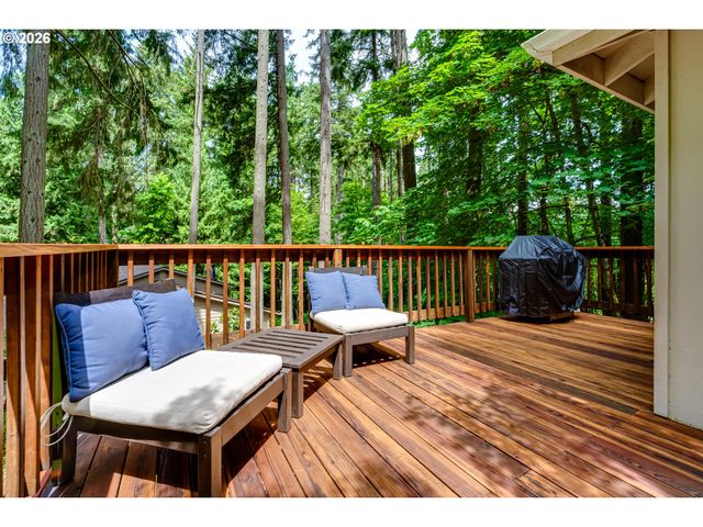 1695 CAMEO Dr, Eugene, OR 97405