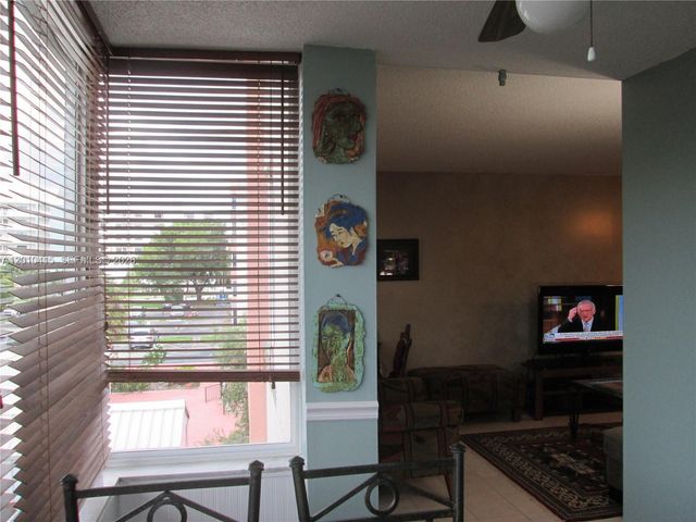 250 180th Dr 308, Sunny Isles Beach, FL 33160