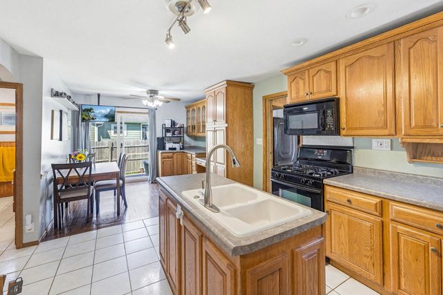 110 E Wisconsin AVENUE, Silver Lake, WI 53170