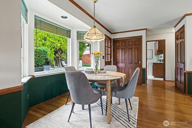 8900 2nd Avenue NE, Seattle, WA 98115