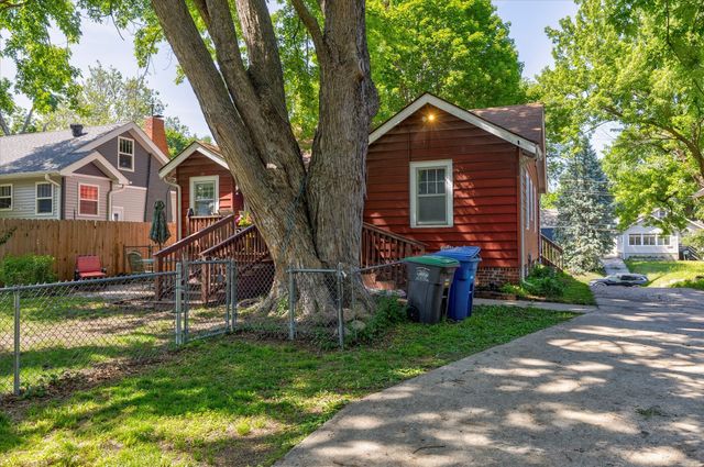 5626 University Avenue, Des Moines, IA 50311