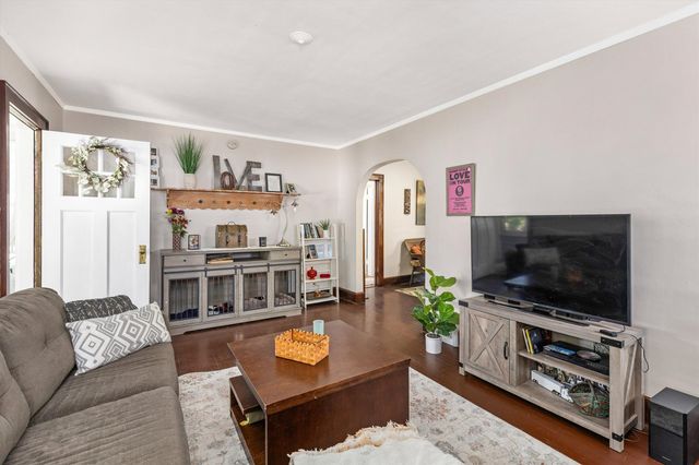 5626 University Avenue, Des Moines, IA 50311