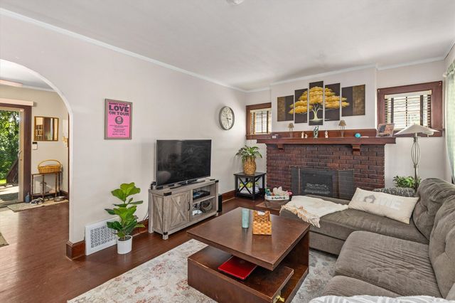 5626 University Avenue, Des Moines, IA 50311