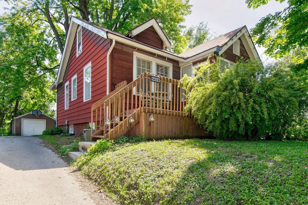 5626 University Avenue, Des Moines, IA 50311