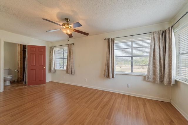 4948 Travis Oaks DR, Marble Falls, TX 78654