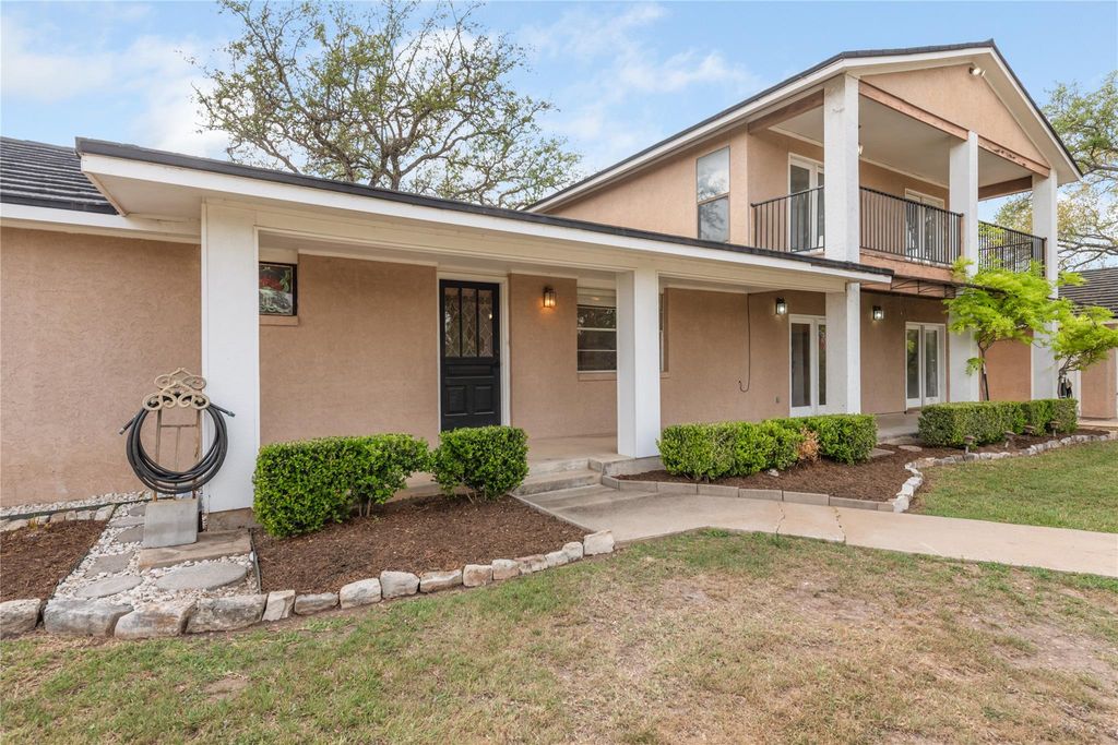 4948 Travis Oaks DR, Marble Falls, TX 78654