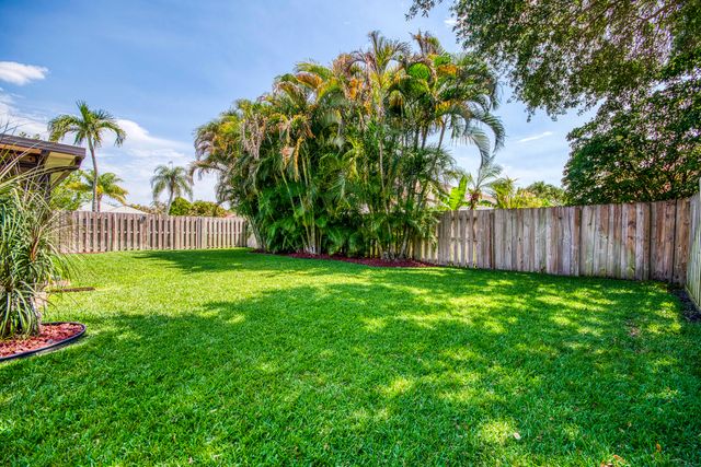 108 Wandering Trail, Jupiter, FL 33458