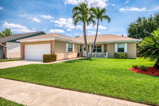 108 Wandering Trail, Jupiter, FL 33458