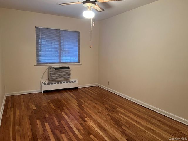 21-04 Hoyt Avenue S 2nd Floor, Astoria, NY 11102