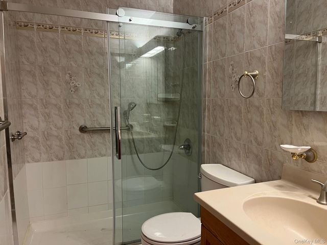 21-04 Hoyt Avenue S 2nd Floor, Astoria, NY 11102