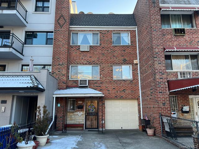 21-04 Hoyt Avenue S 2nd Floor, Astoria, NY 11102