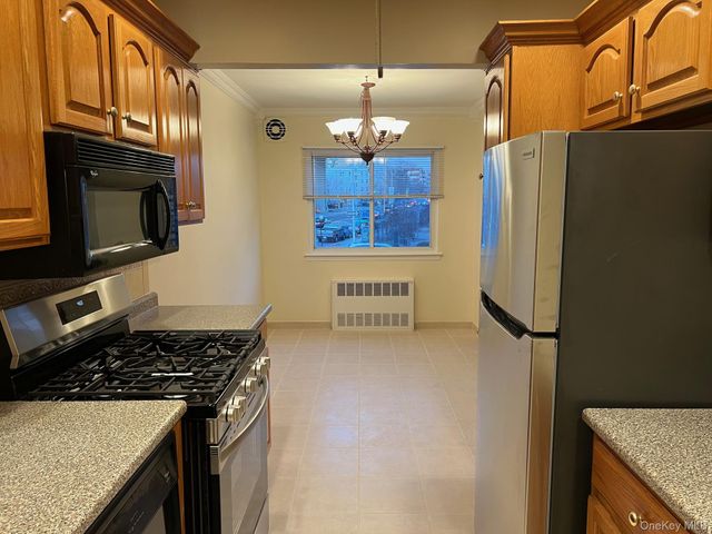 21-04 Hoyt Avenue S 2nd Floor, Astoria, NY 11102