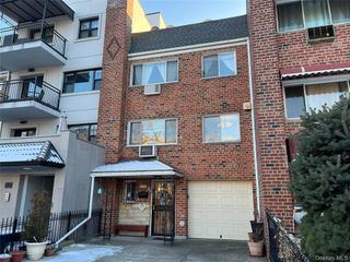 21-04 Hoyt Avenue S 2nd Floor, Astoria, NY 11102