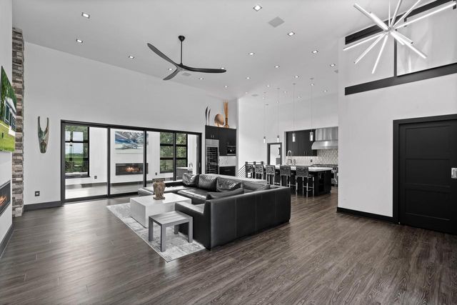 W3830 Scotch Bush ROAD, Elkhorn, WI 53121